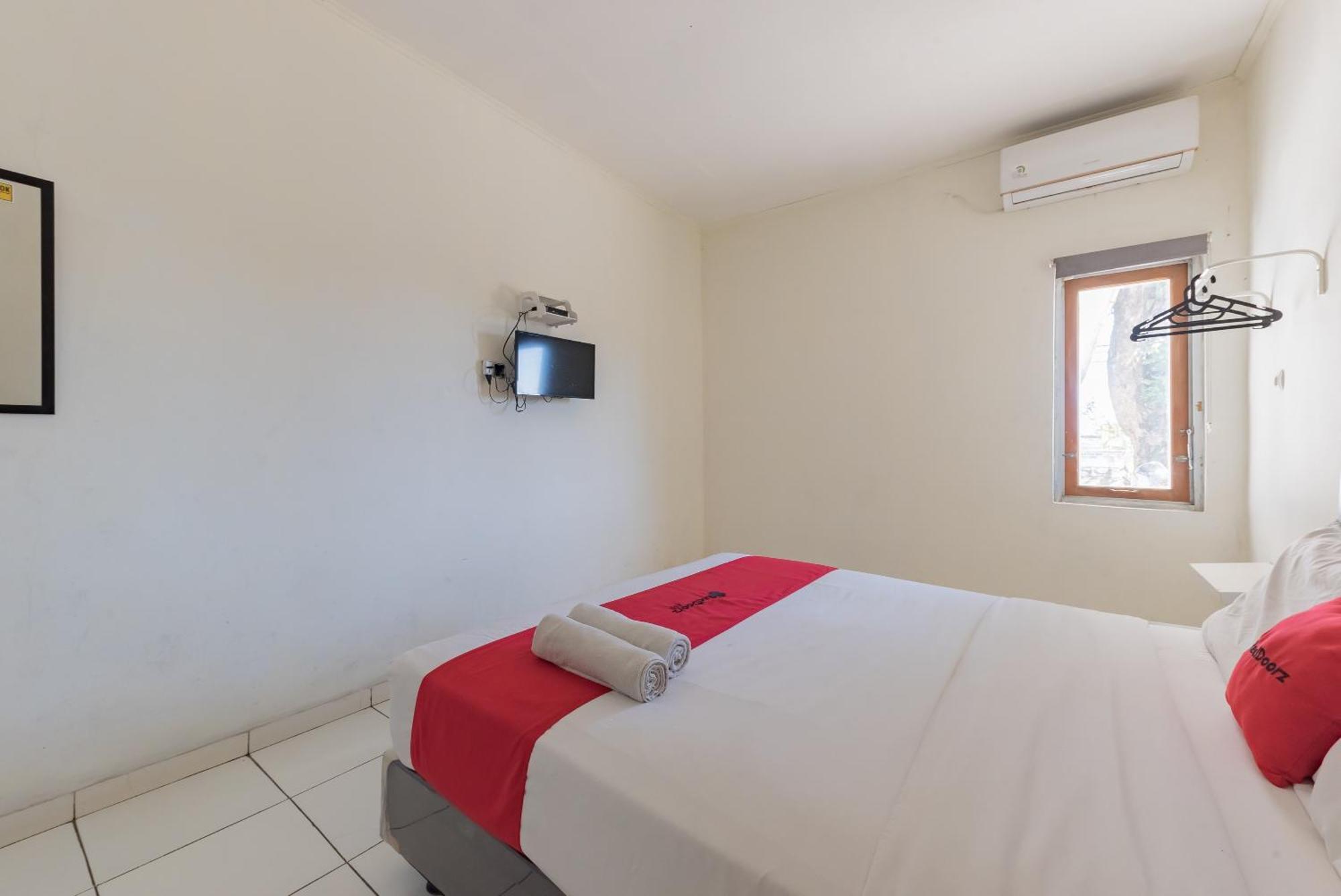 Hotel Reddoorz Syariah @ Jl Raya Sukabumi Sukaraja  Exteriér fotografie