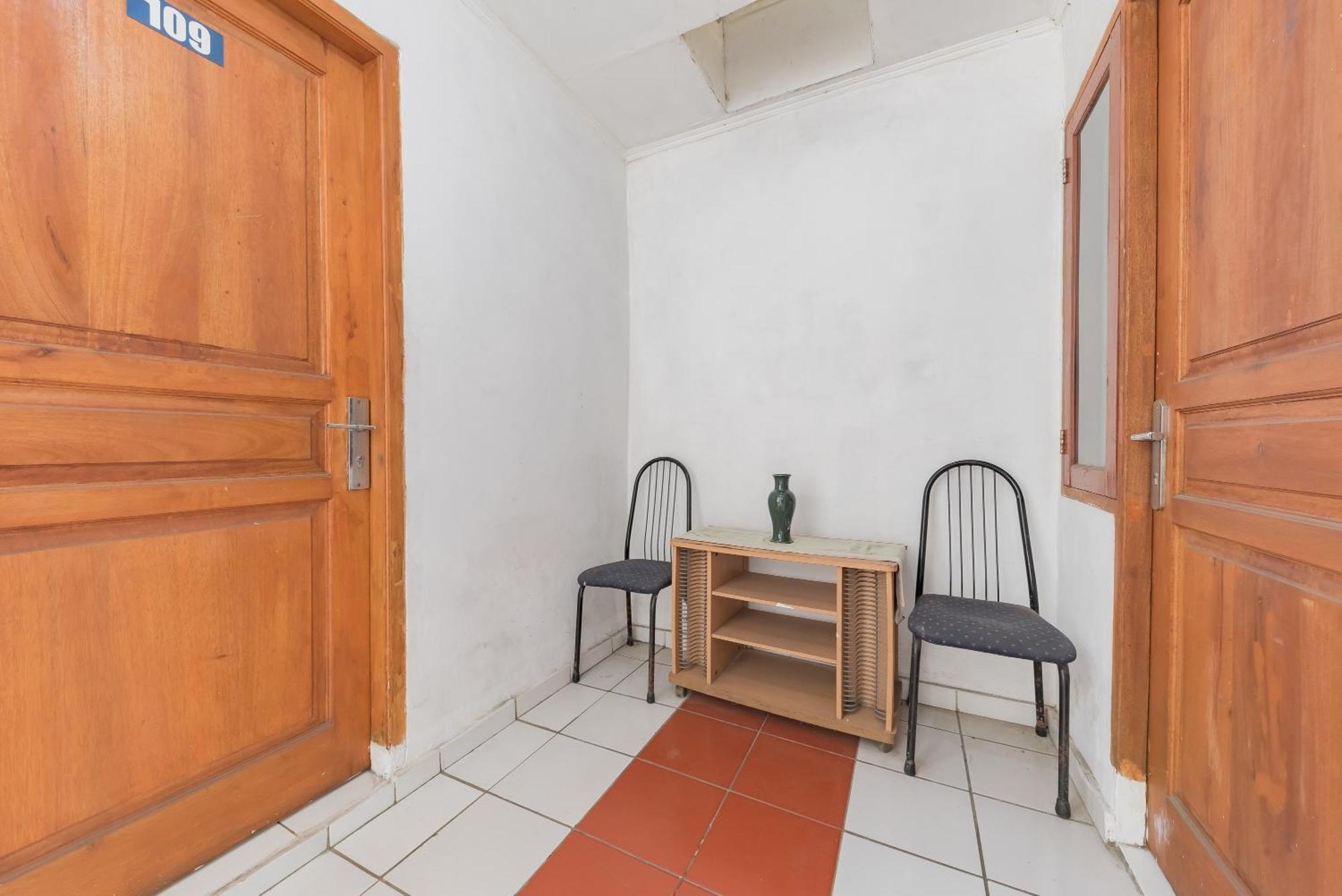 Hotel Reddoorz Syariah @ Jl Raya Sukabumi Sukaraja  Exteriér fotografie